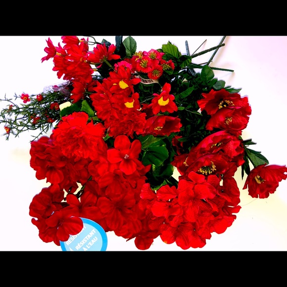 RED SILK FLOWERS COLLECTION
